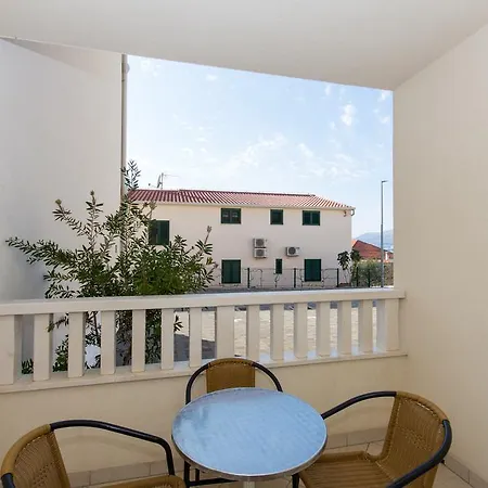 Lara Iva Apartmán *